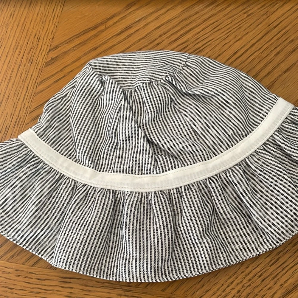 Janie & Jack Striped Bucket Hat Size 6 to 12 Months NWT